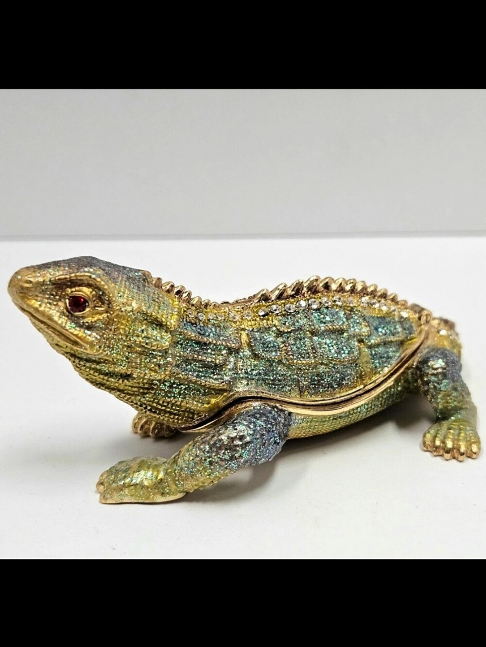 Decorative Green and Gold Lizard Trinket for Reptile Lovers